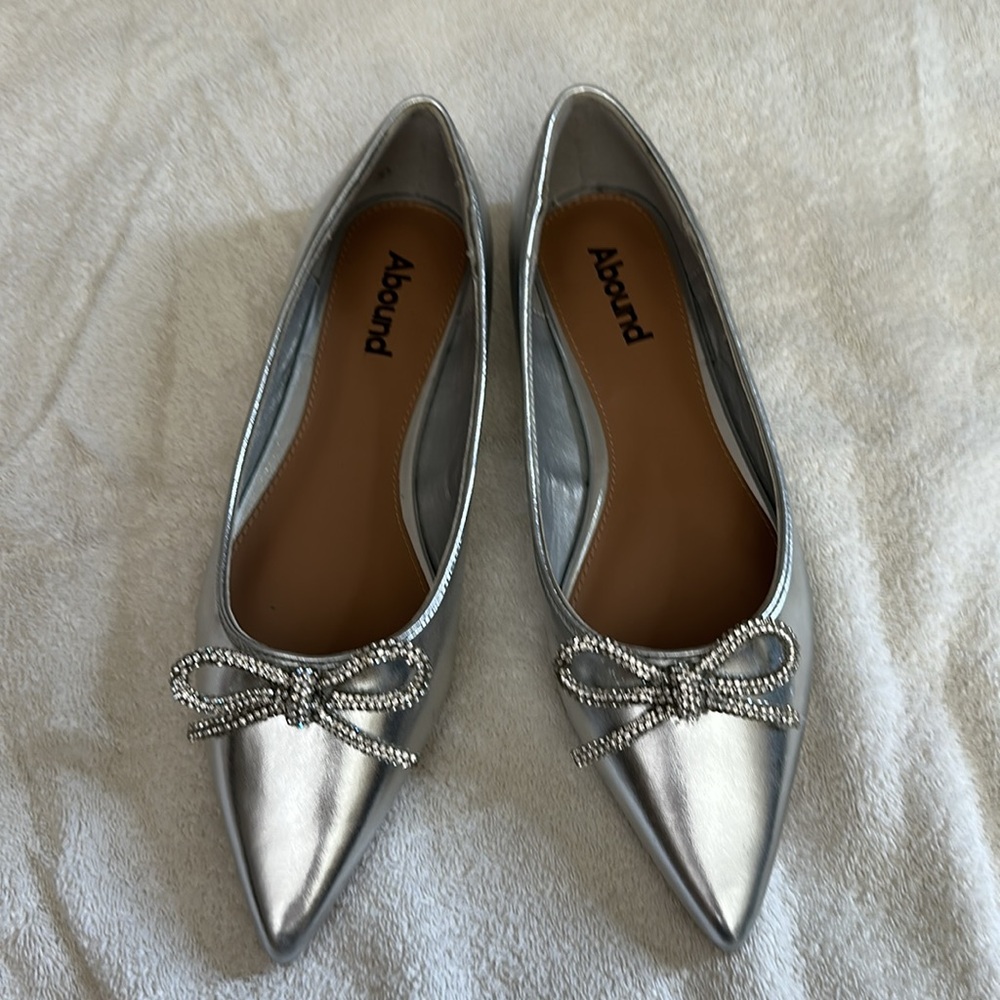 Abound Silver Flats with Metallic Finish